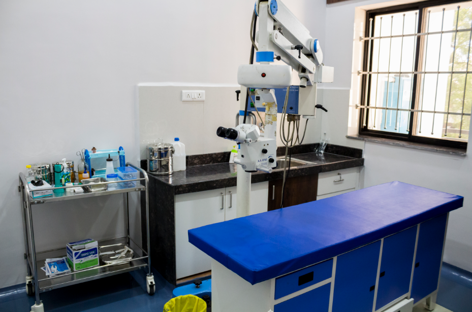 Trauma OT Om Netra Kendra & Laser Vision, Dr. HARSH VARDHAN GUPTA